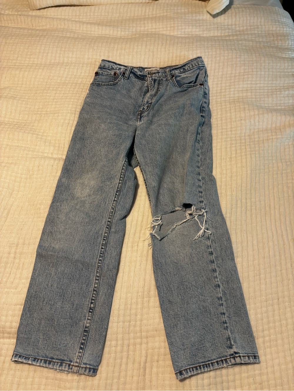 Abercrombie & Fitch Light Blue Straight-Leg Jeans with Knee Rip